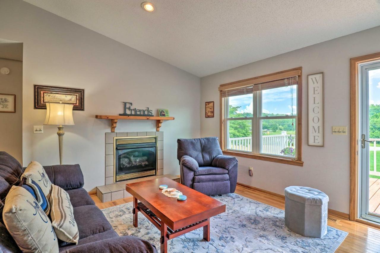 Charming Mills River Home With Porch And Yard! Exterior photo